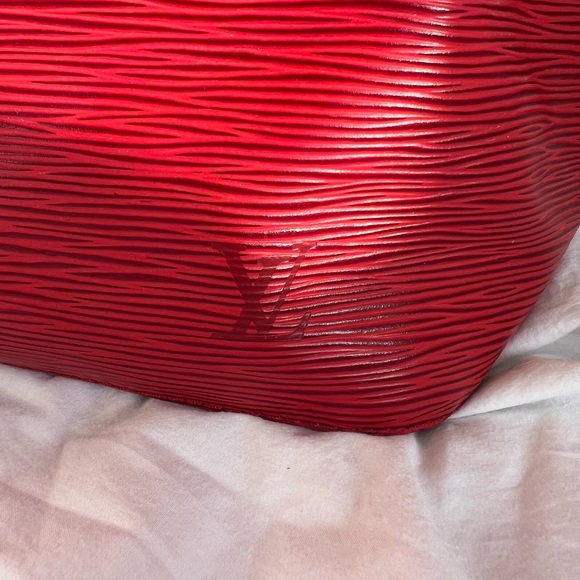 LOUIS VUITTON Petit Noe Drawstring Shoulder Bag Epi Leather Castilian Red - Picture 3 of 16